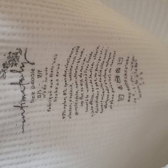 Free People cami/tank top.  Xs-s.  White with lots of stretch.  EUC - Picture 3 of 5